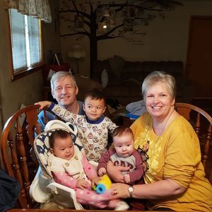 Meet your Posher, Mona